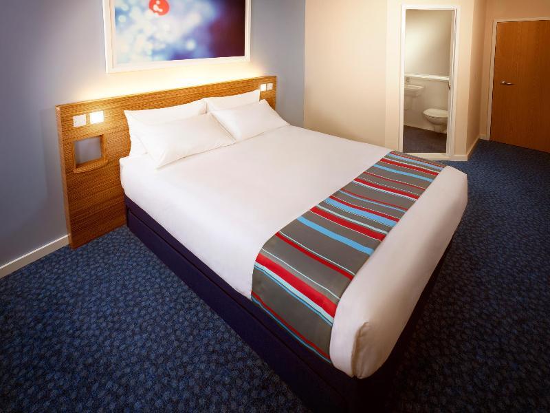 Travelodge Manchester Central Екстериор снимка