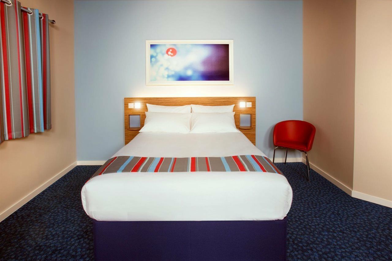Travelodge Manchester Central Екстериор снимка